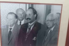 Con-los-ex-presidentes-Ramón-J.-Velásquez-y-Rafael-Caldera-recibiendo-la-Condecoración-Orden-Libertador-1995