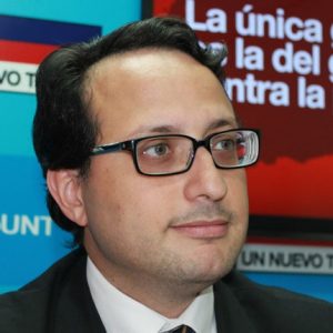 ¡Gloria al Bravo pueblo de Venezuela!